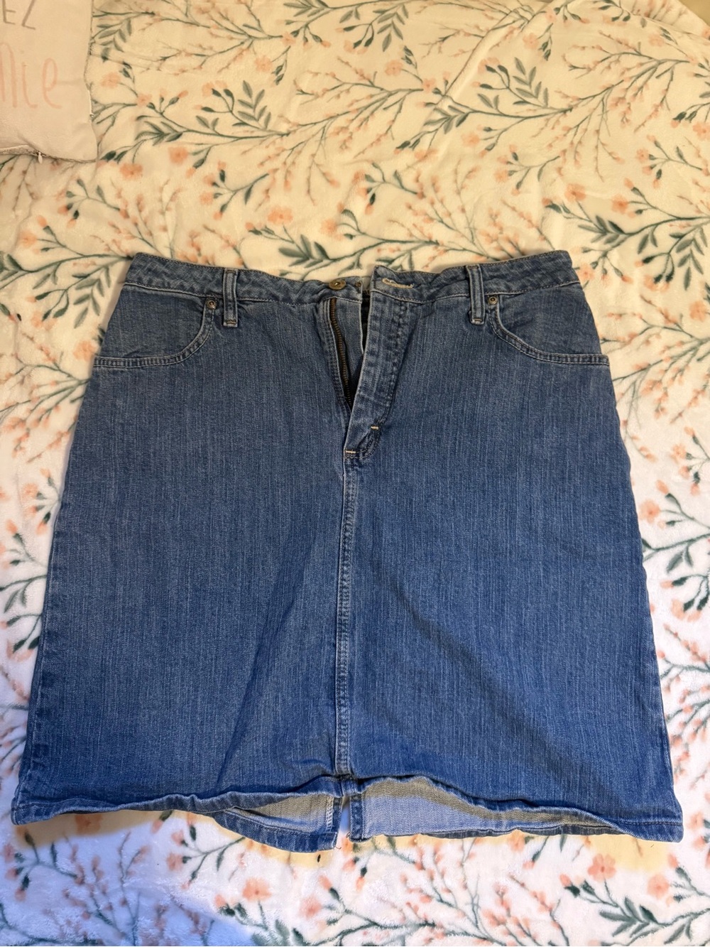 Vintage Y2K Women’s Blue Denim Skirt - Classic Casual